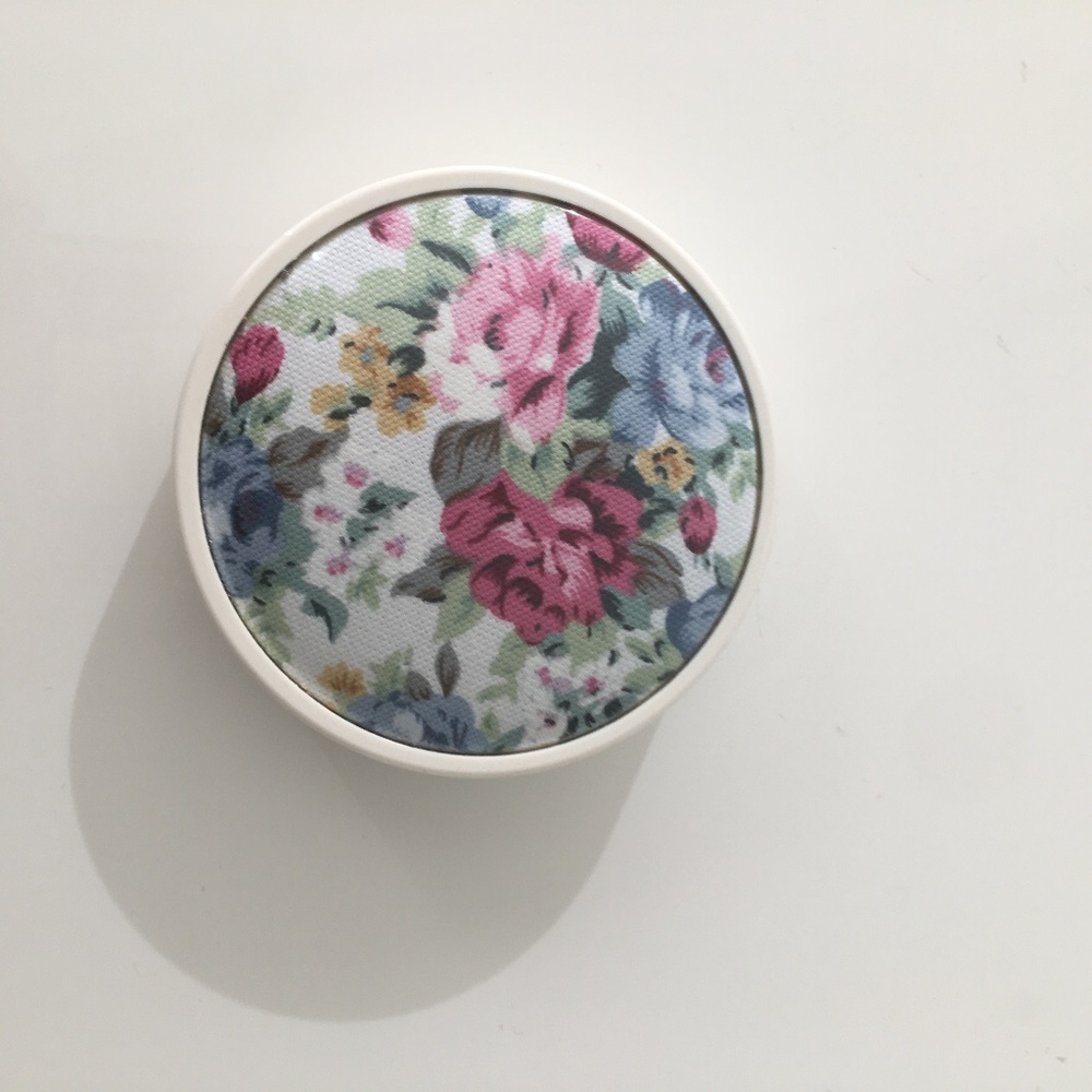 FASHIONABLE CASE FOR POWDER